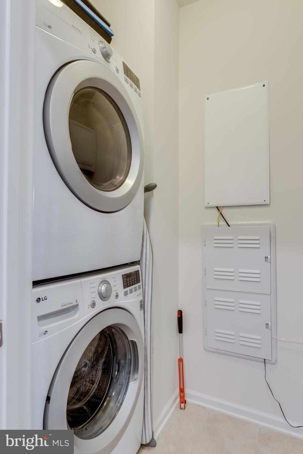 13617 Rockingham Lane Gainesville, VA 20155 - Photo 34 of 57 Not just a laundry closet...