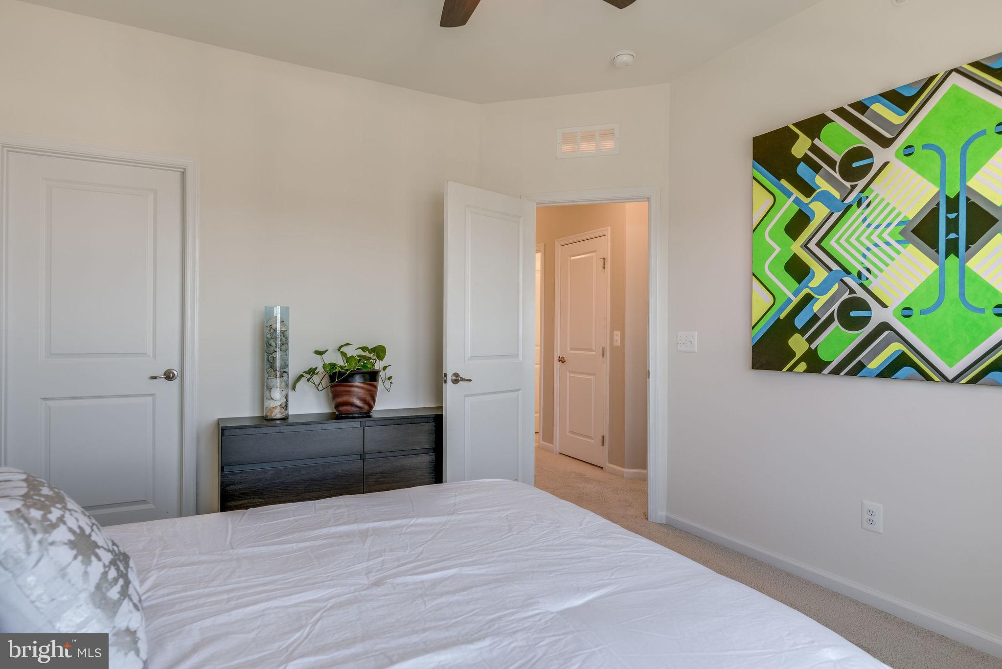 13617 Rockingham Lane Gainesville, VA 20155 - Photo 41 of 57 Tons of space and light