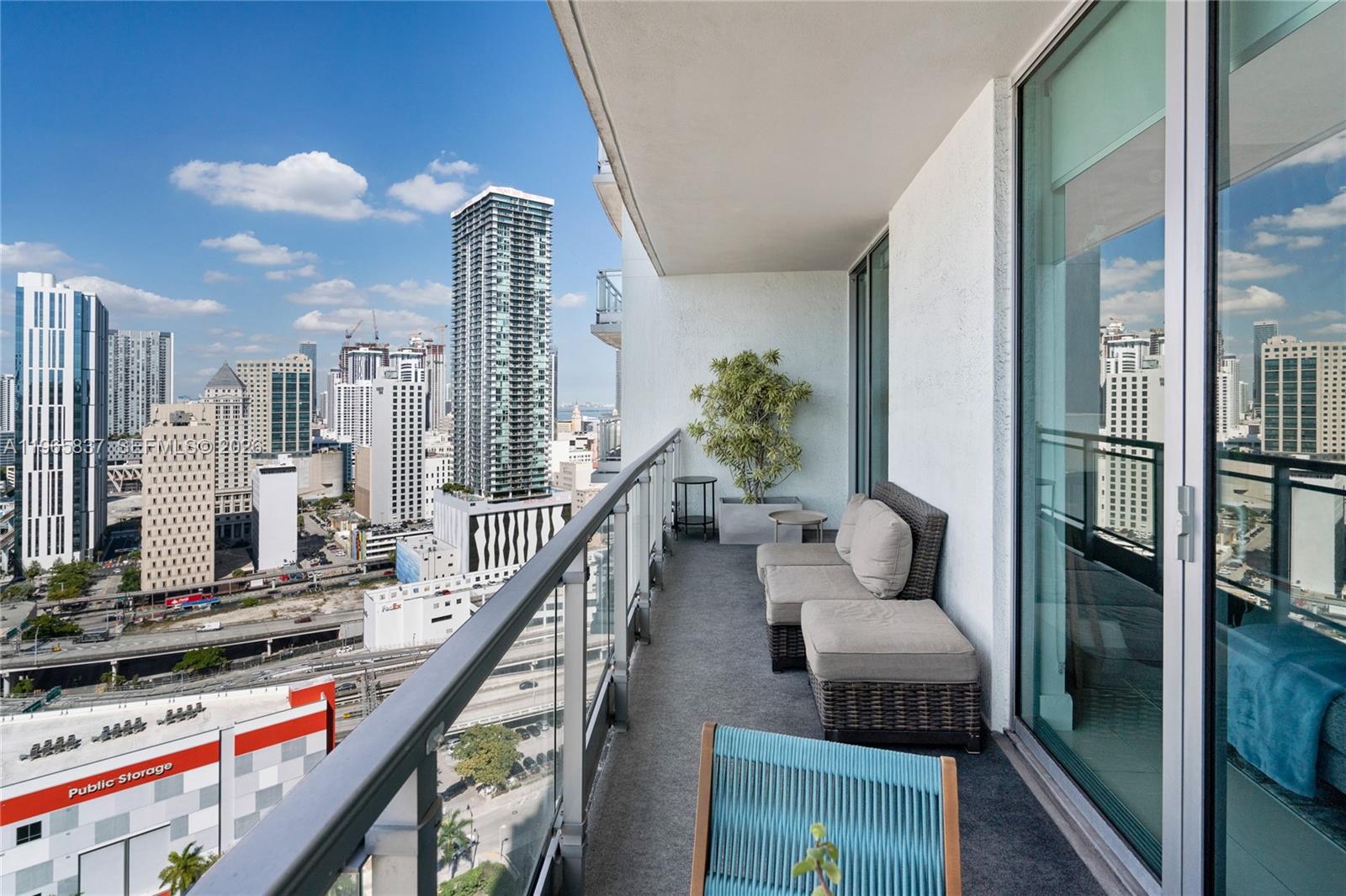 90 Southwest 3rd Street, Unit 2706 Miami, FL 33130 - Photo 37 of 68