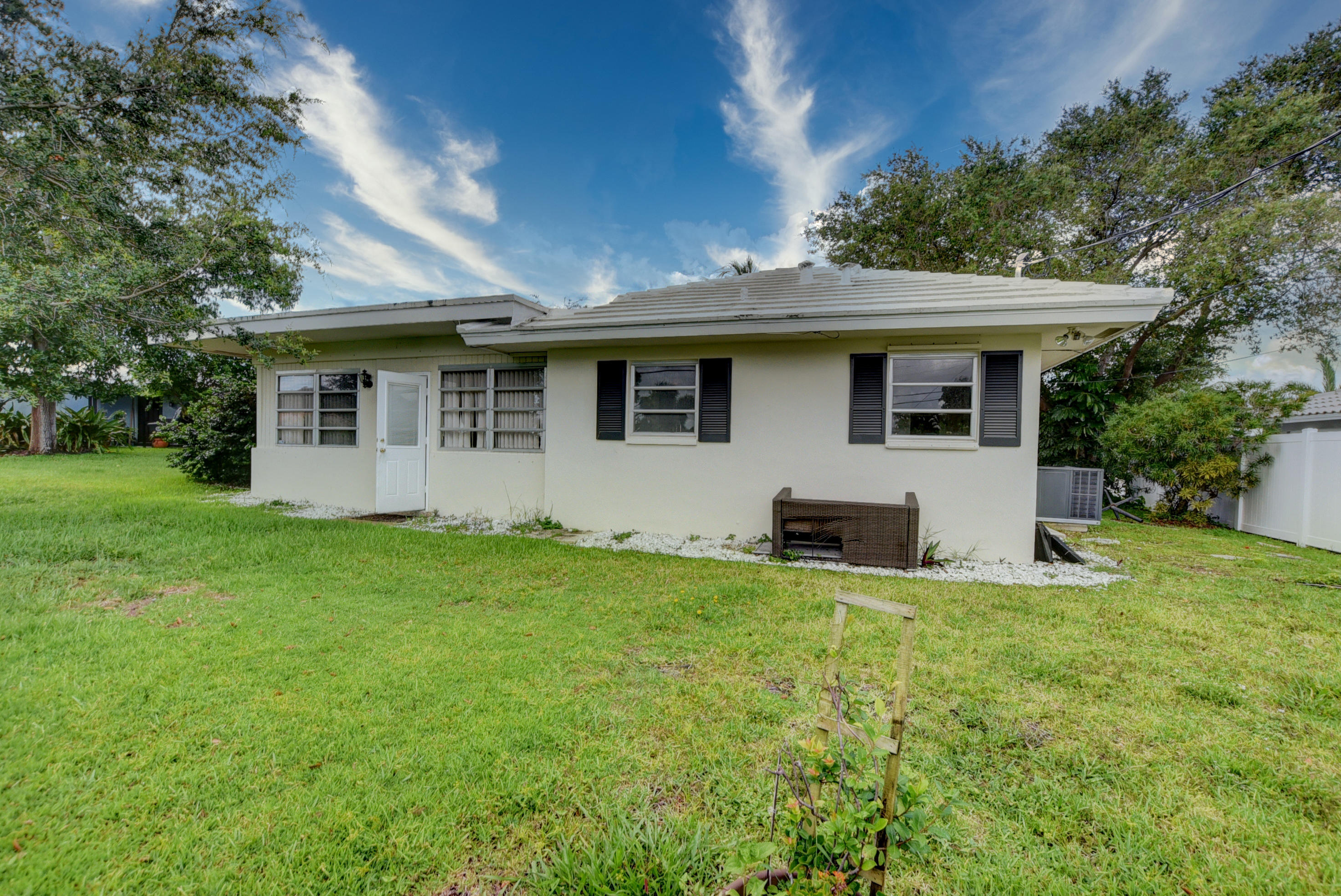 1221 Southwest 8th Street Boca Raton, FL 33486 - Photo 32 of 36 Back of house