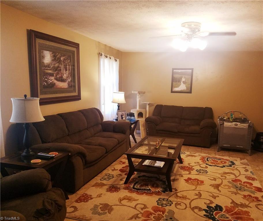 3240 Sourwood Ridge Road Lenoir, NC 28645 - Photo 12 of 25 Spacious den, pic 1