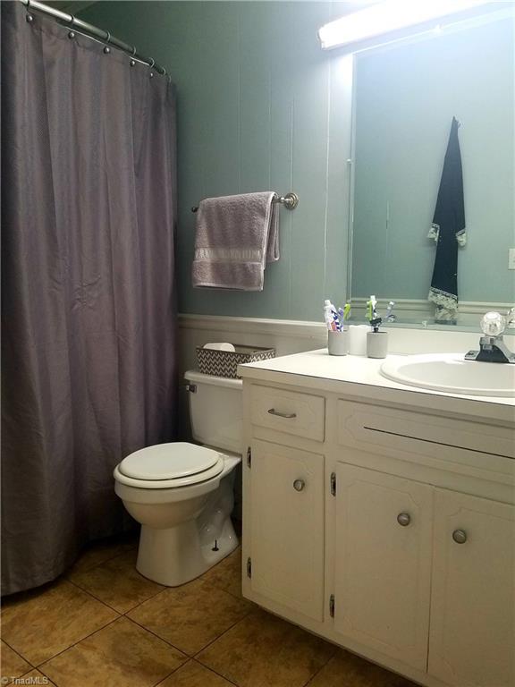 3240 Sourwood Ridge Road Lenoir, NC 28645 - Photo 17 of 25 Master Bath