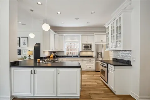 $1,595,000 | 3803 Byron Street, West University Place, TX 77005