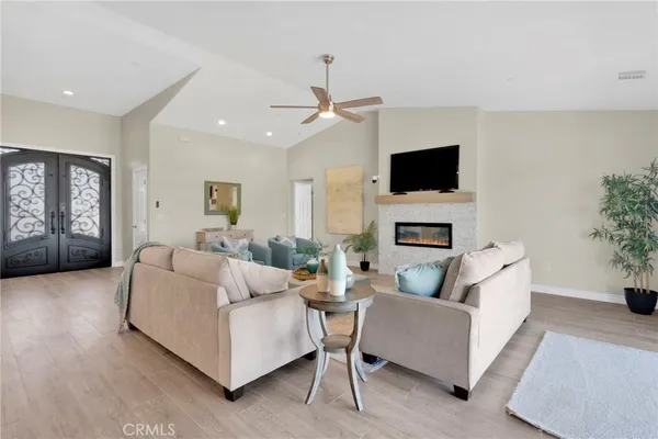 $590,000 | 21960 Ramona, Apple Valley, CA 92307