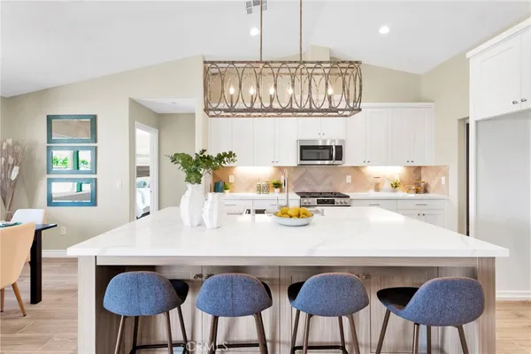 $590,000 | 21960 Ramona, Apple Valley, CA 92307