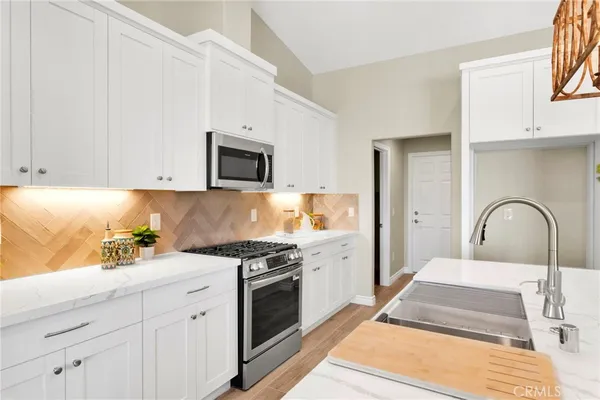 $590,000 | 21960 Ramona, Apple Valley, CA 92307