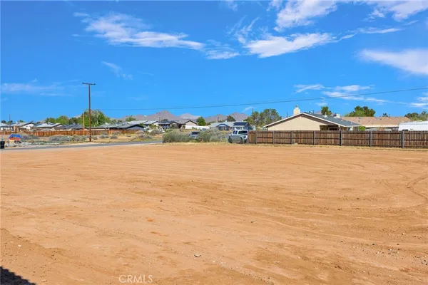 $590,000 | 21960 Ramona, Apple Valley, CA 92307