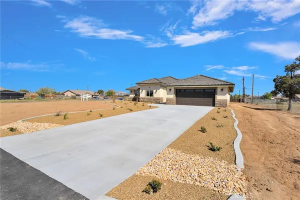 $590,000 | 21960 Ramona, Apple Valley, CA 92307