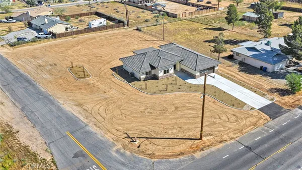 $590,000 | 21960 Ramona, Apple Valley, CA 92307