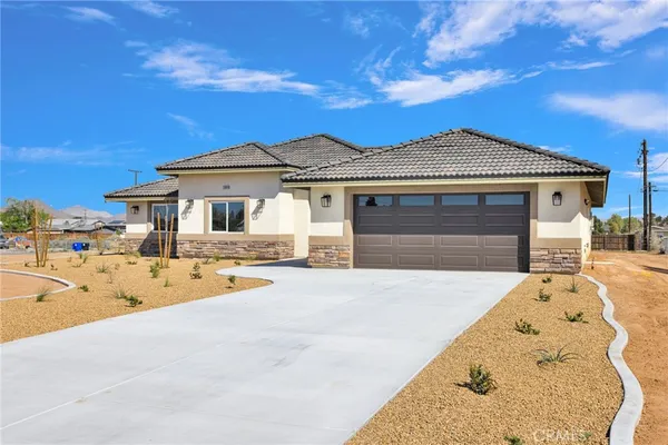 $590,000 | 21960 Ramona, Apple Valley, CA 92307