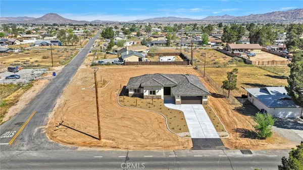 $590,000 | 21960 Ramona, Apple Valley, CA 92307