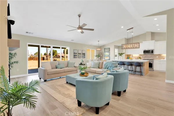 $590,000 | 21960 Ramona, Apple Valley, CA 92307