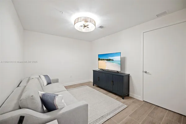 $16,000 | 900 North Ocean Boulevard, Unit 1005, Pompano Beach, FL 33062