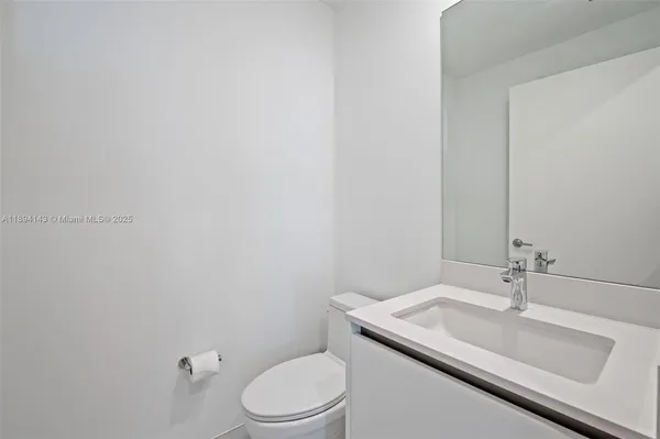 $16,000 | 900 North Ocean Boulevard, Unit 1005, Pompano Beach, FL 33062