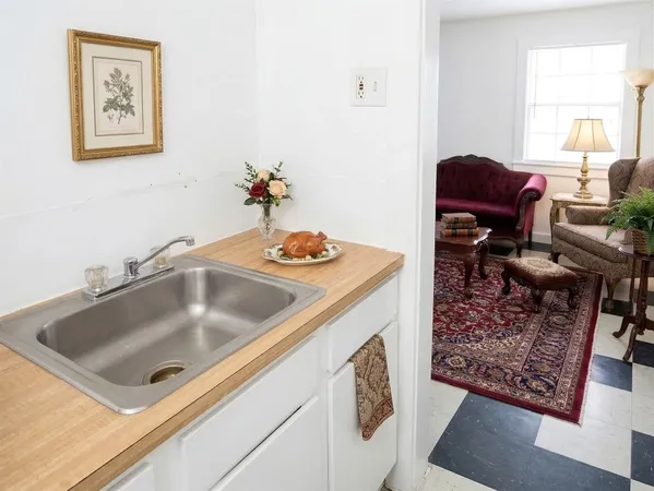 $960 | 2520 Hopkins Street, Unit I, Houston, TX 77006