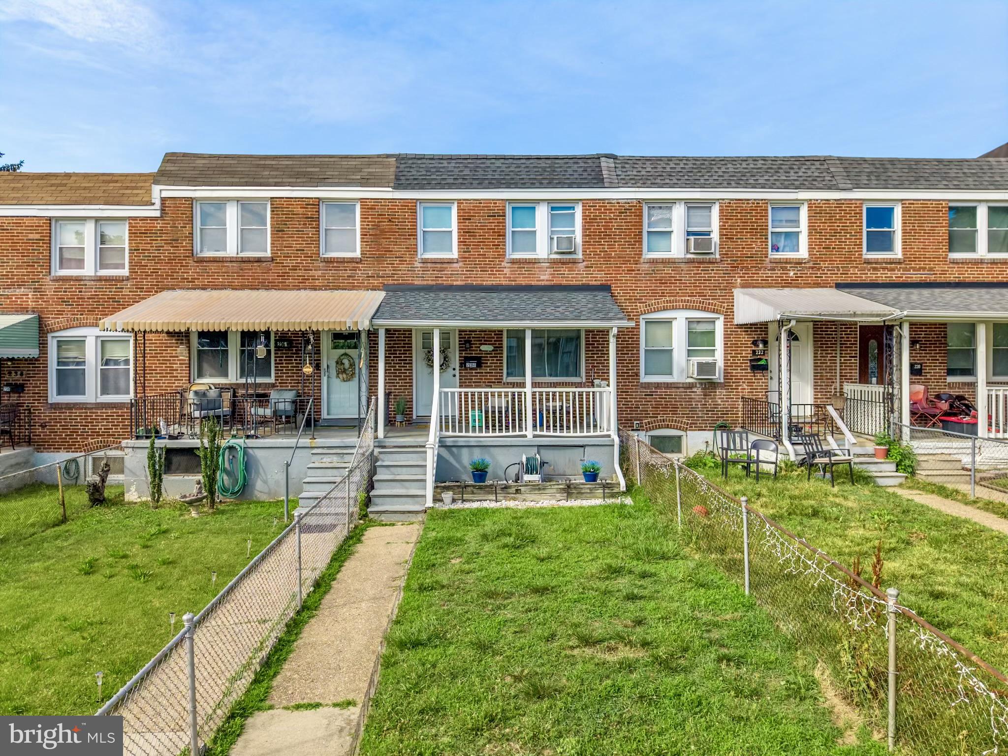 234 West Edgevale Road Baltimore, MD 21225 - Photo 34 of 45 Charming brick townhomes with gardens.