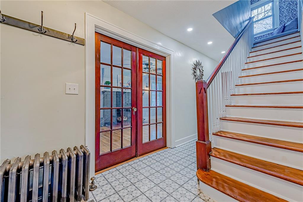 647 Cascade Road Pittsburgh, PA 15221 - Photo 2 of 25 Gallery Image 2