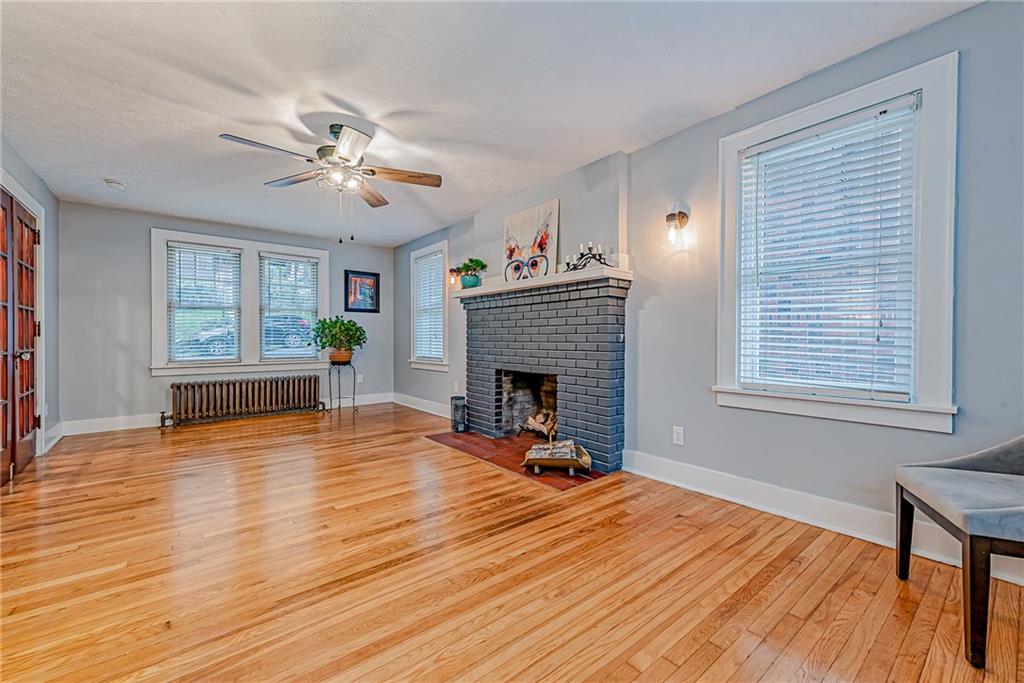 647 Cascade Road Pittsburgh, PA 15221 - Photo 4 of 25 Gallery Image 4