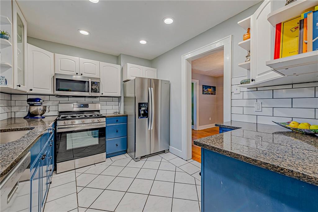 647 Cascade Road Pittsburgh, PA 15221 - Photo 7 of 25 Gallery Image 7