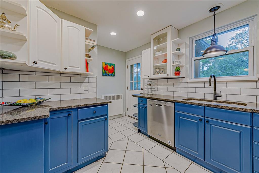 647 Cascade Road Pittsburgh, PA 15221 - Photo 9 of 25 Gallery Image 9