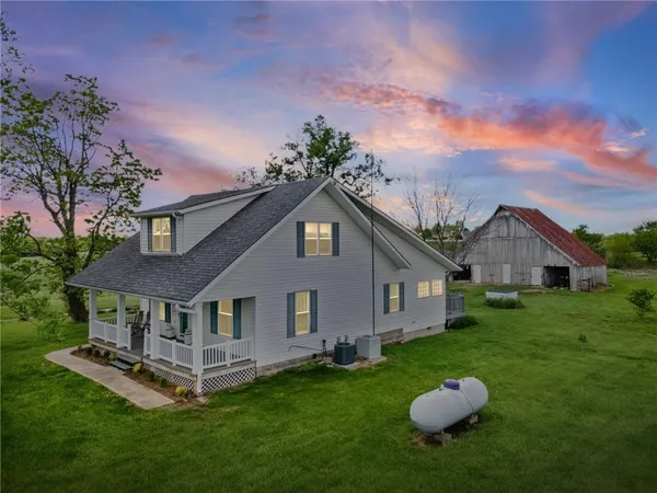 $424,900 | 214 Northwest 361st Road, Warrensburg, MO 64093