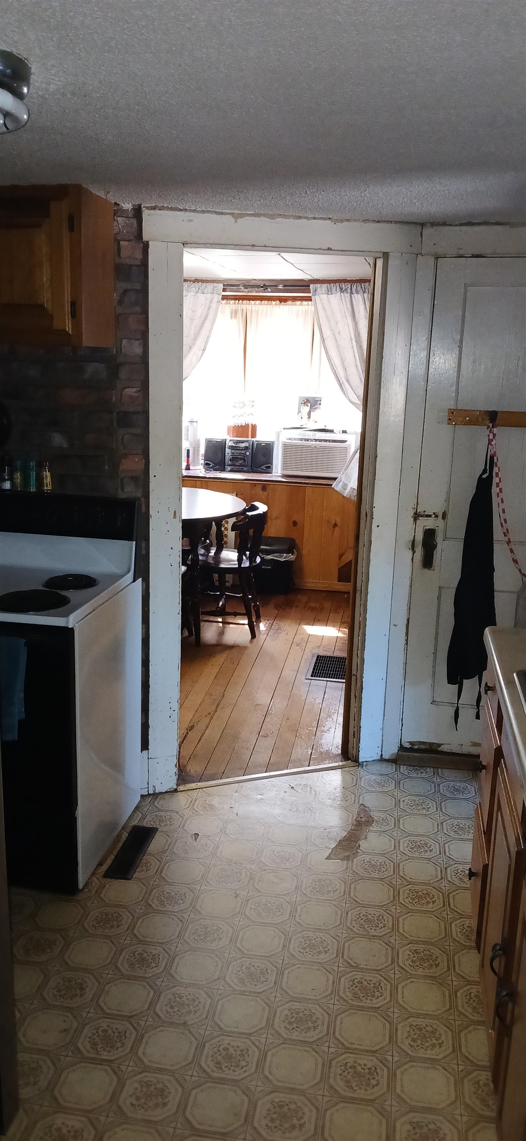229 Salmon Falls Road Rochester, NH 03868 - Photo 18 of 32