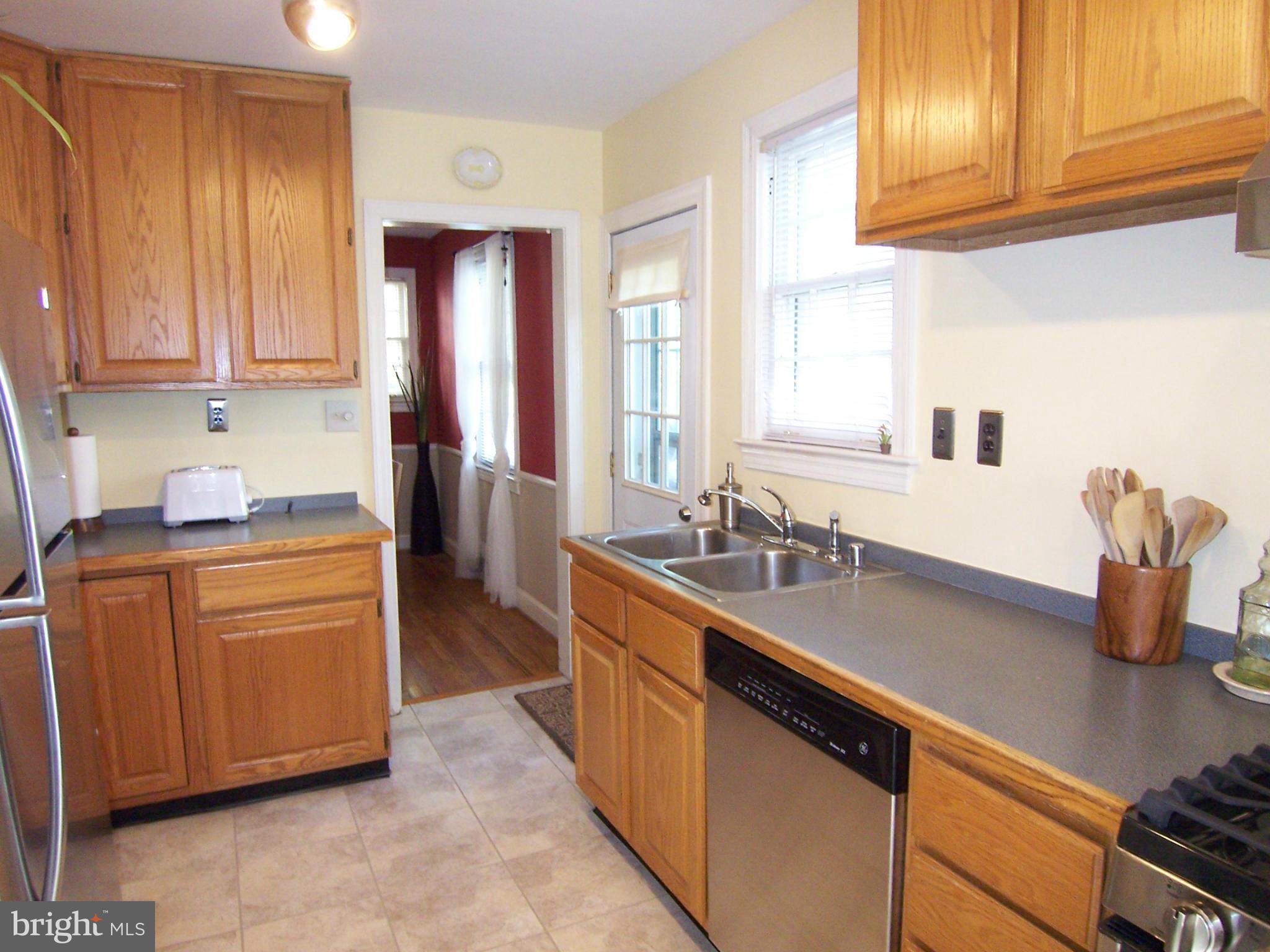 207 Hartwell Road Silver Spring, MD 20901 - Photo 12 of 30 Kitchen