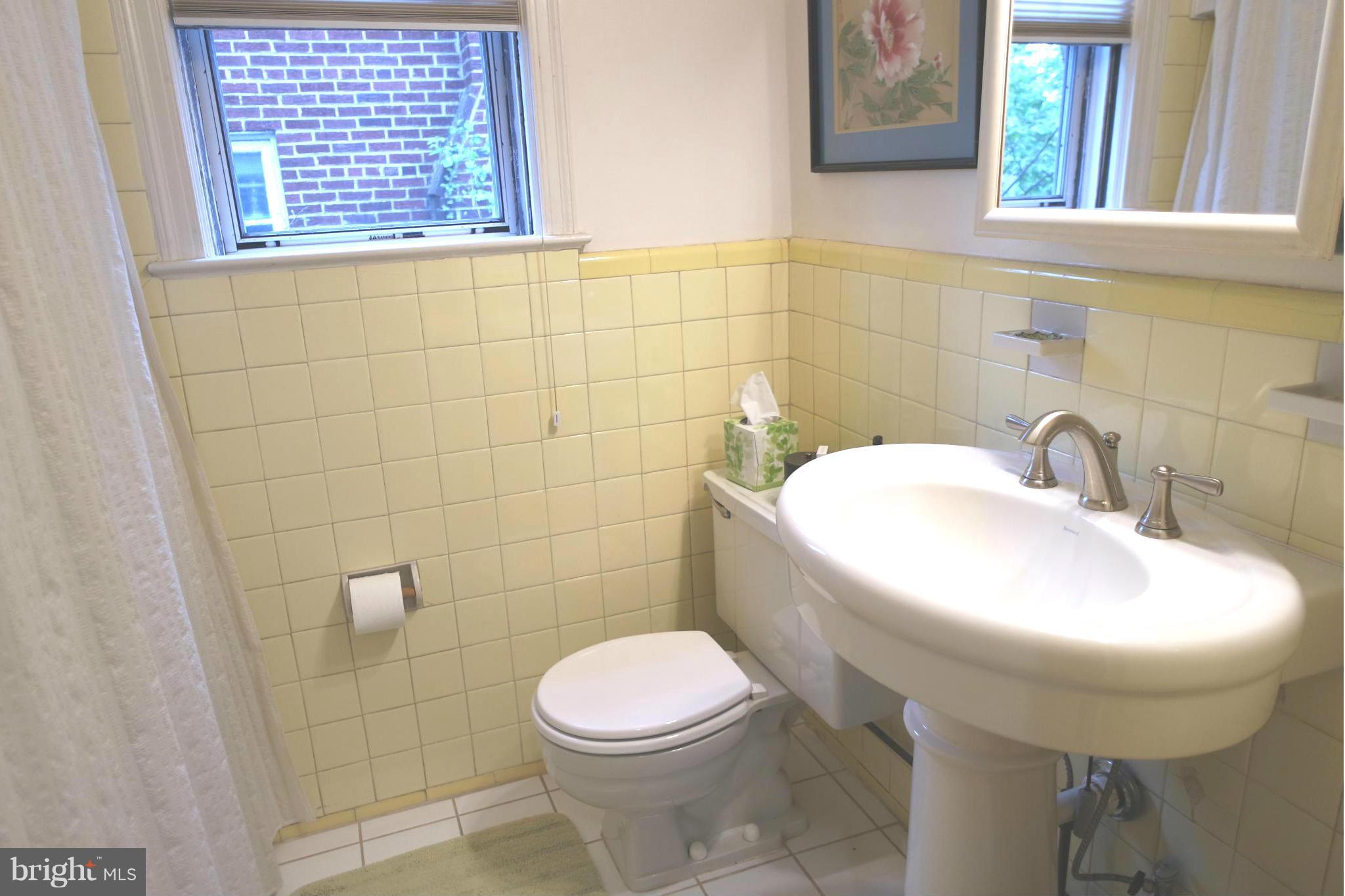 207 Hartwell Road Silver Spring, MD 20901 - Photo 17 of 30 Bath