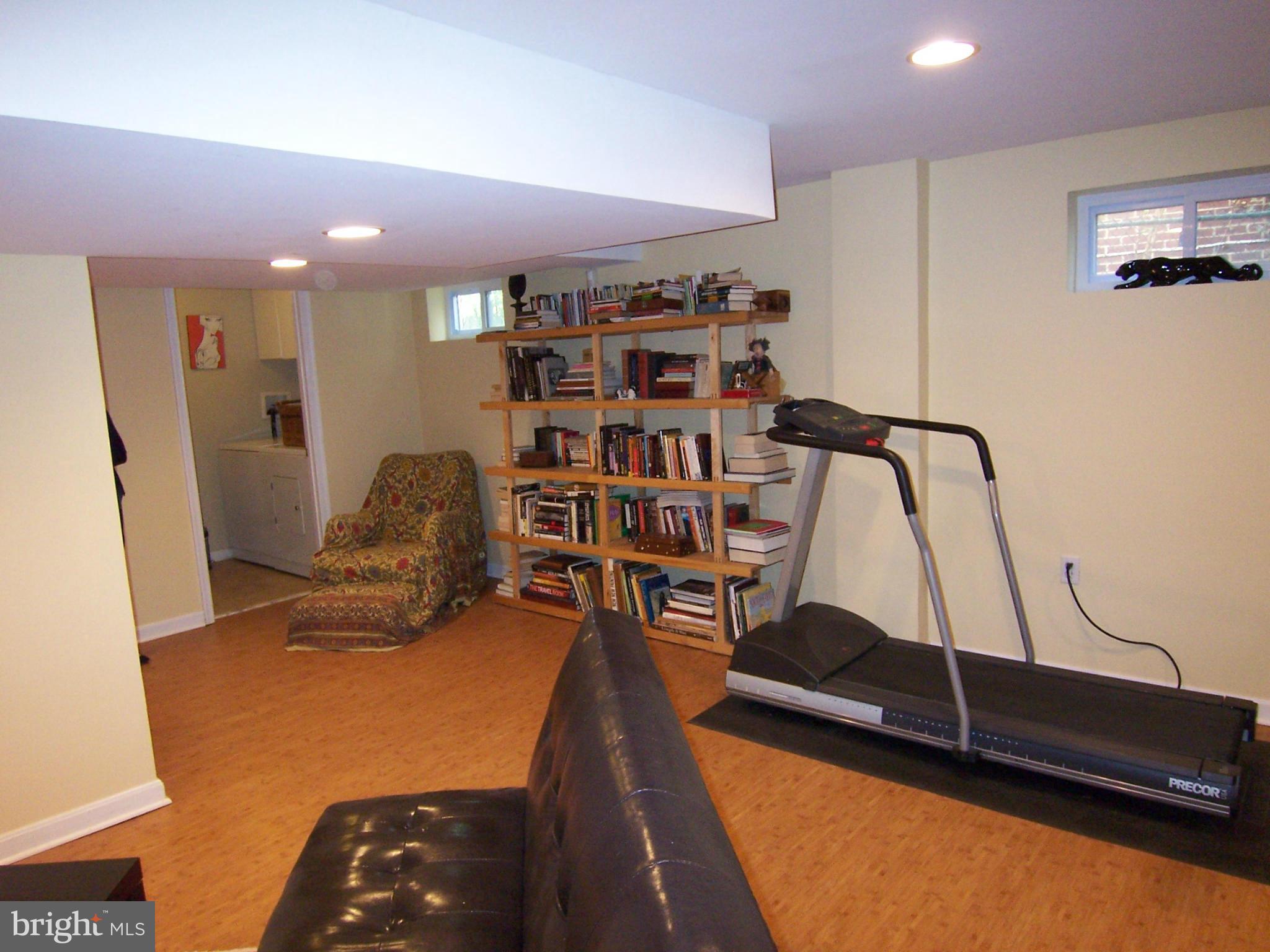 207 Hartwell Road Silver Spring, MD 20901 - Photo 26 of 30 Interior (General)