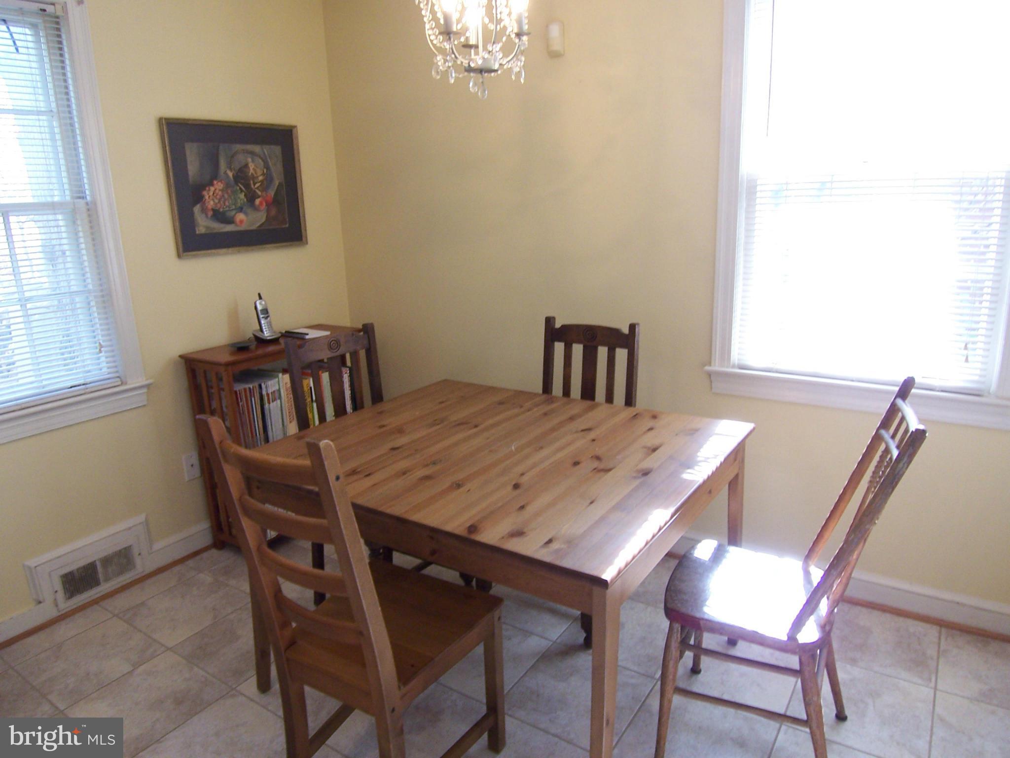 207 Hartwell Road Silver Spring, MD 20901 - Photo 10 of 30 Interior (General)