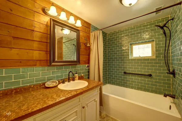 $376,000 | 83 Owens Lane, Blue Hill, ME 04614