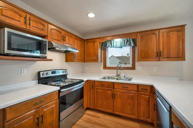 $399,900 | 1225 Drews Drive, De Pere, WI 54115