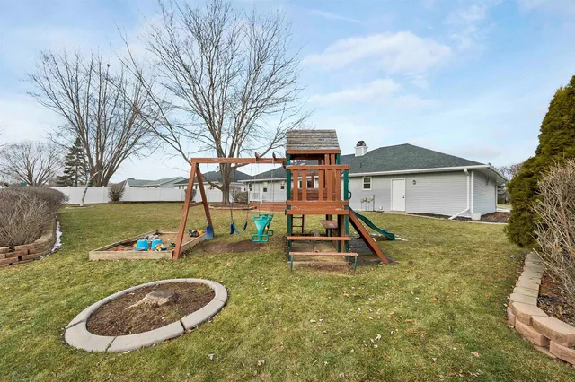 $399,900 | 1225 Drews Drive, De Pere, WI 54115