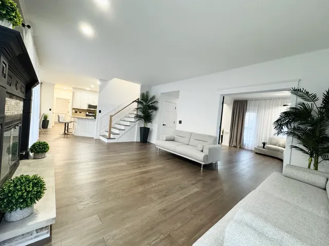 $650,000 | 720 Tulip Circle, Island Lake, IL 60042