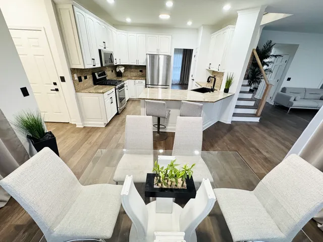 $650,000 | 720 Tulip Circle, Island Lake, IL 60042