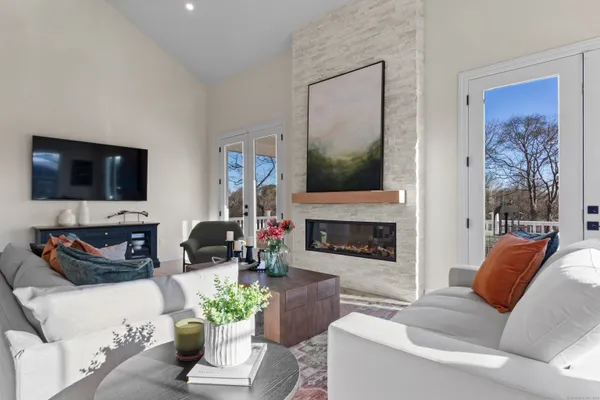 $944,900 | 25 Summertime Circle, Stonington, CT 06379