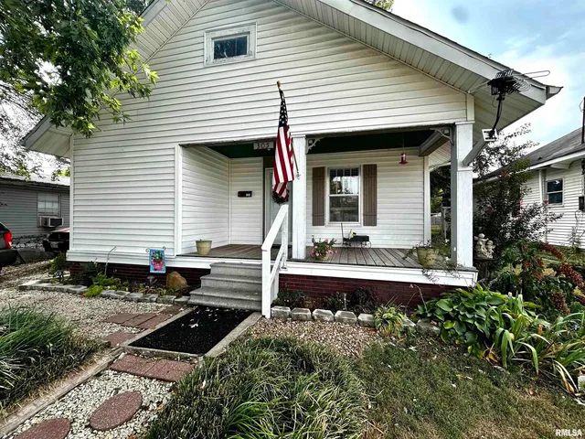 $63,000 | 305 West Lincoln Street, Harrisburg, IL 62946