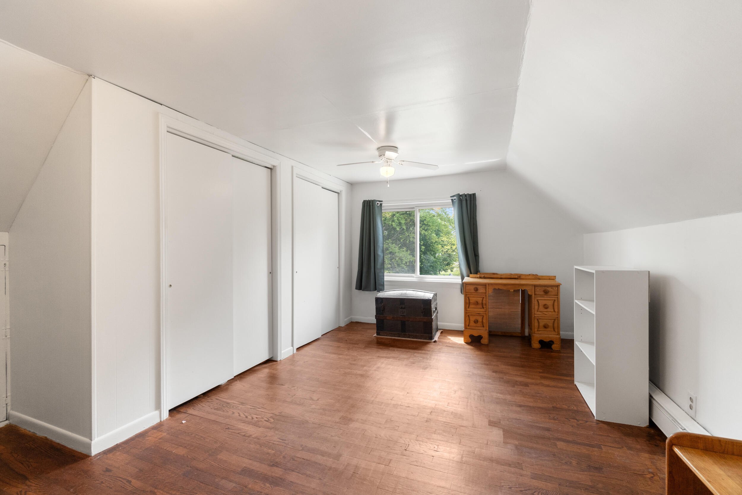 142 Maple Road Michigan Center, MI 49254 - Photo 13 of 57 Second Floor Principal Bedroom