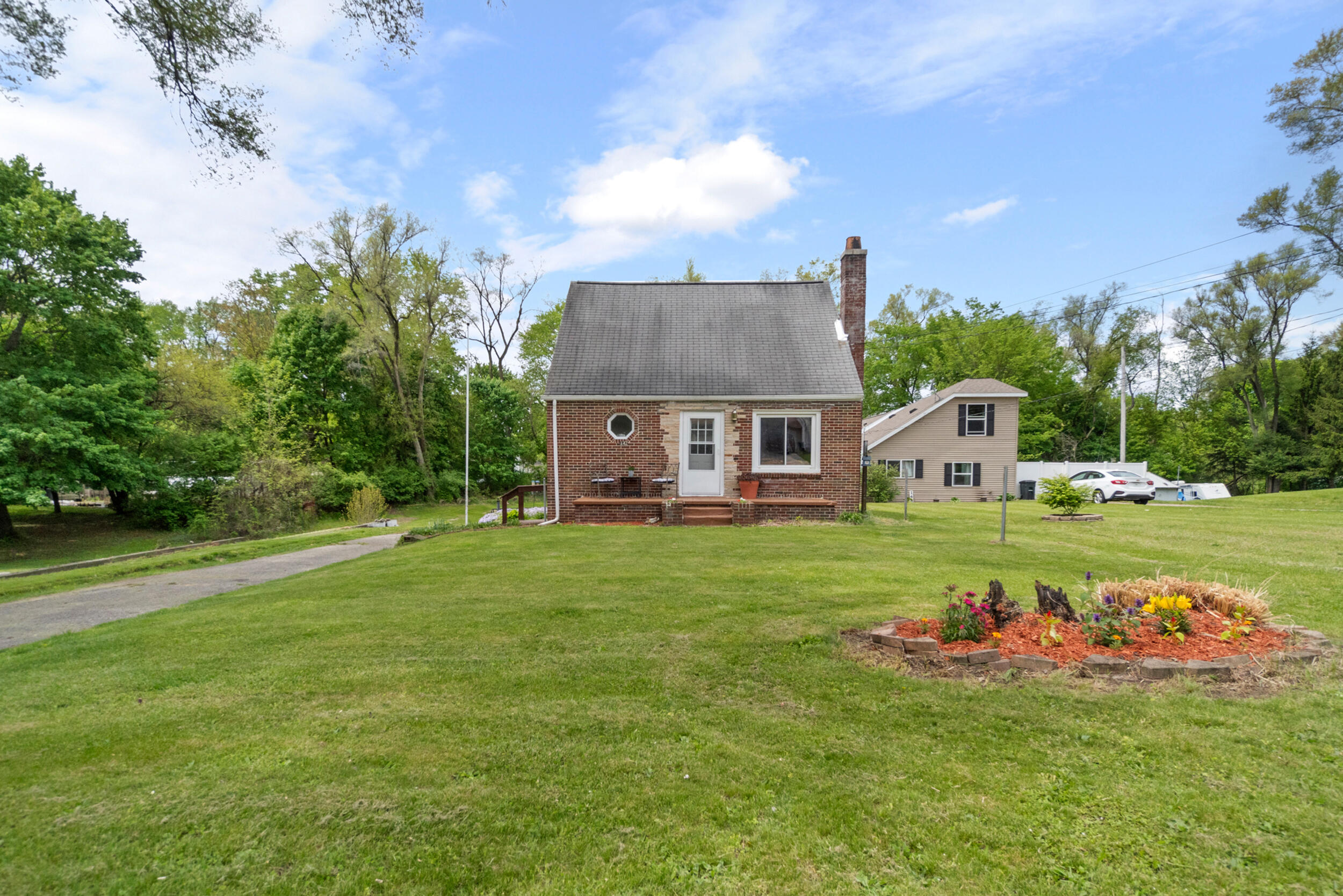 142 Maple Road Michigan Center, MI 49254 - Photo 2 of 57 Street View