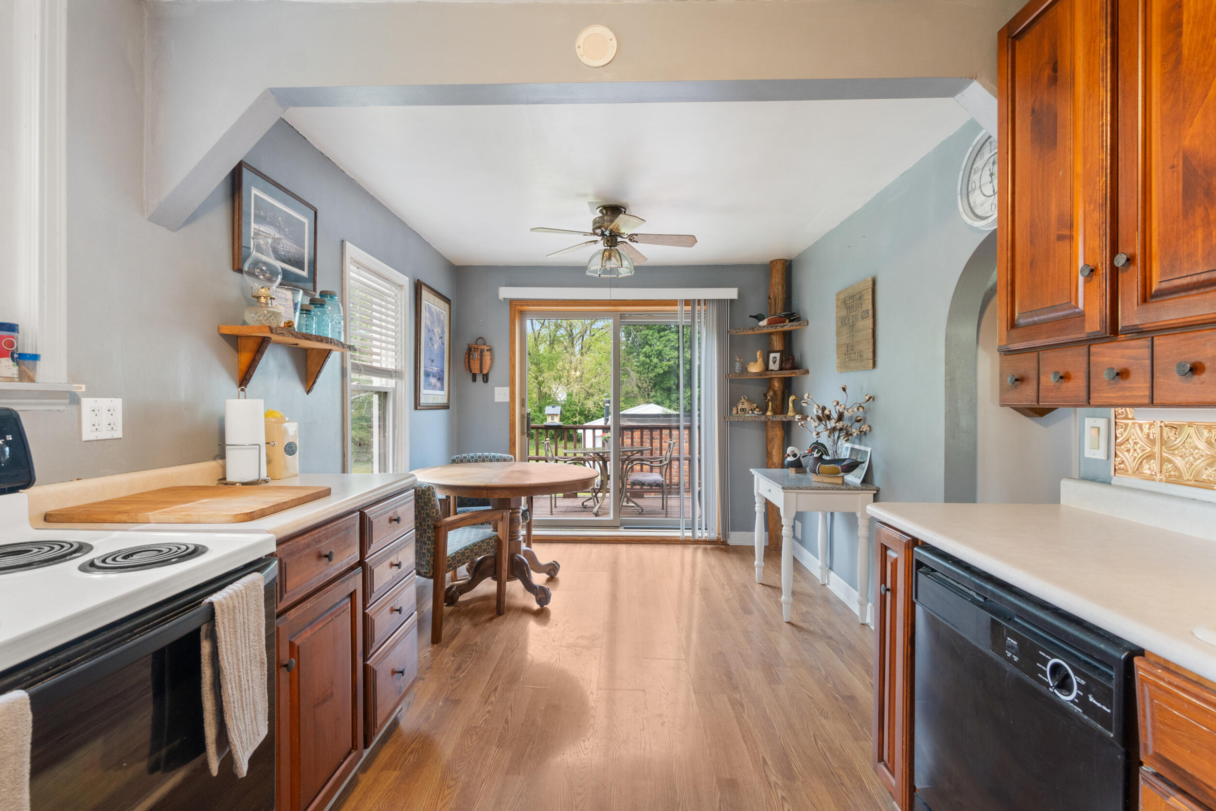 142 Maple Road Michigan Center, MI 49254 - Photo 23 of 57 Kitchen Dining