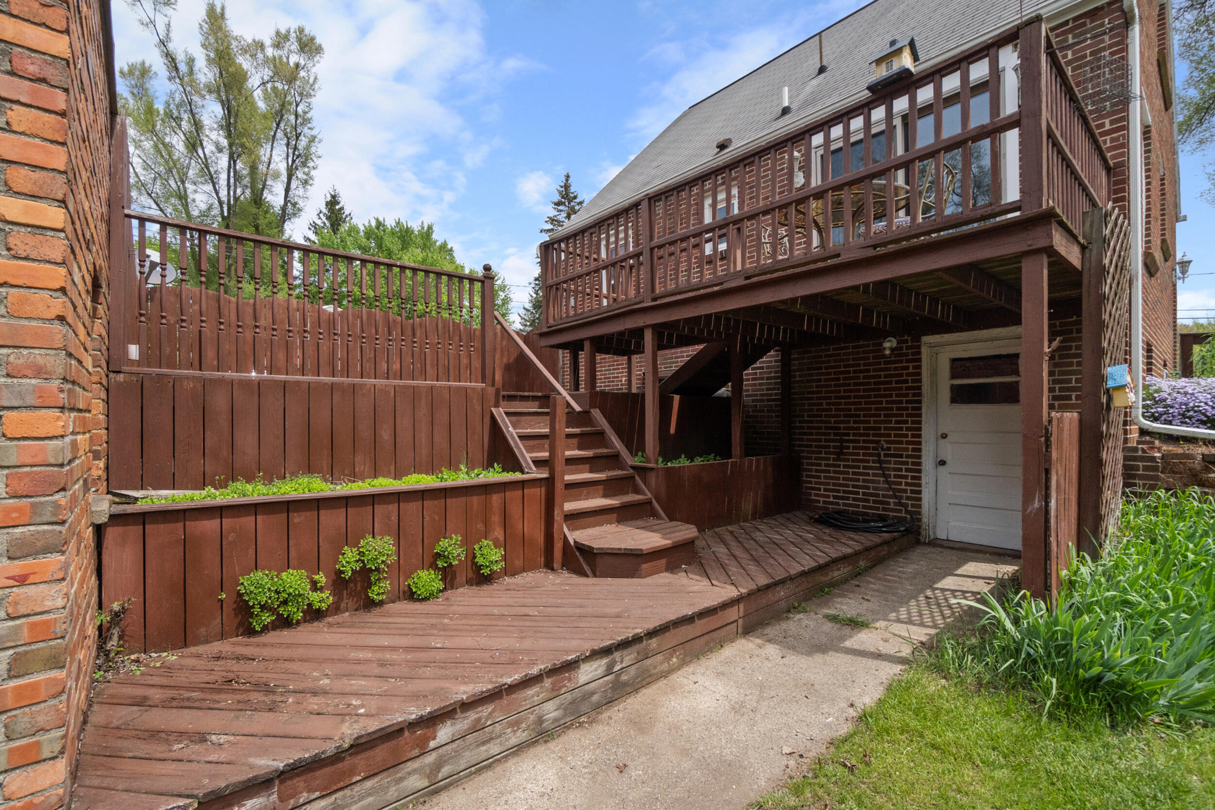 142 Maple Road Michigan Center, MI 49254 - Photo 30 of 57 Deck & Walkout Basement