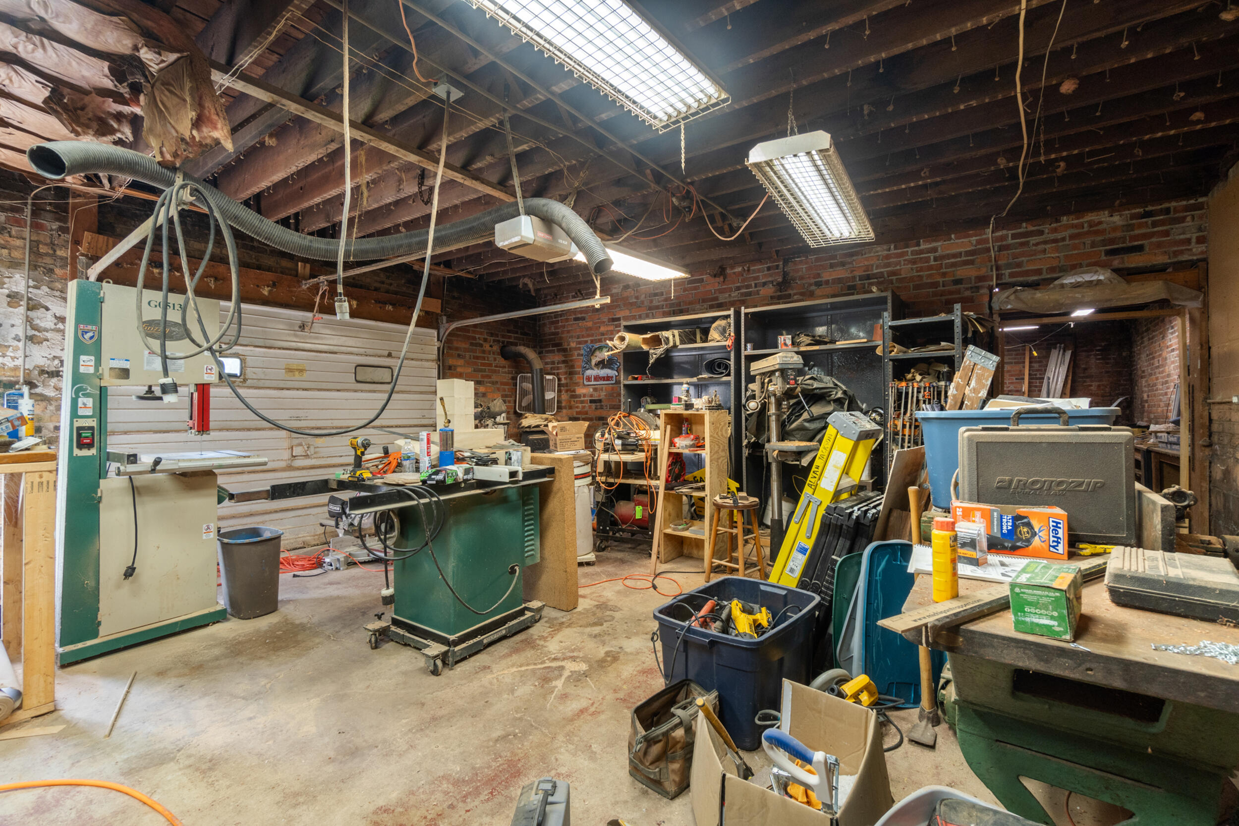 142 Maple Road Michigan Center, MI 49254 - Photo 39 of 57 Garage / Workspace
