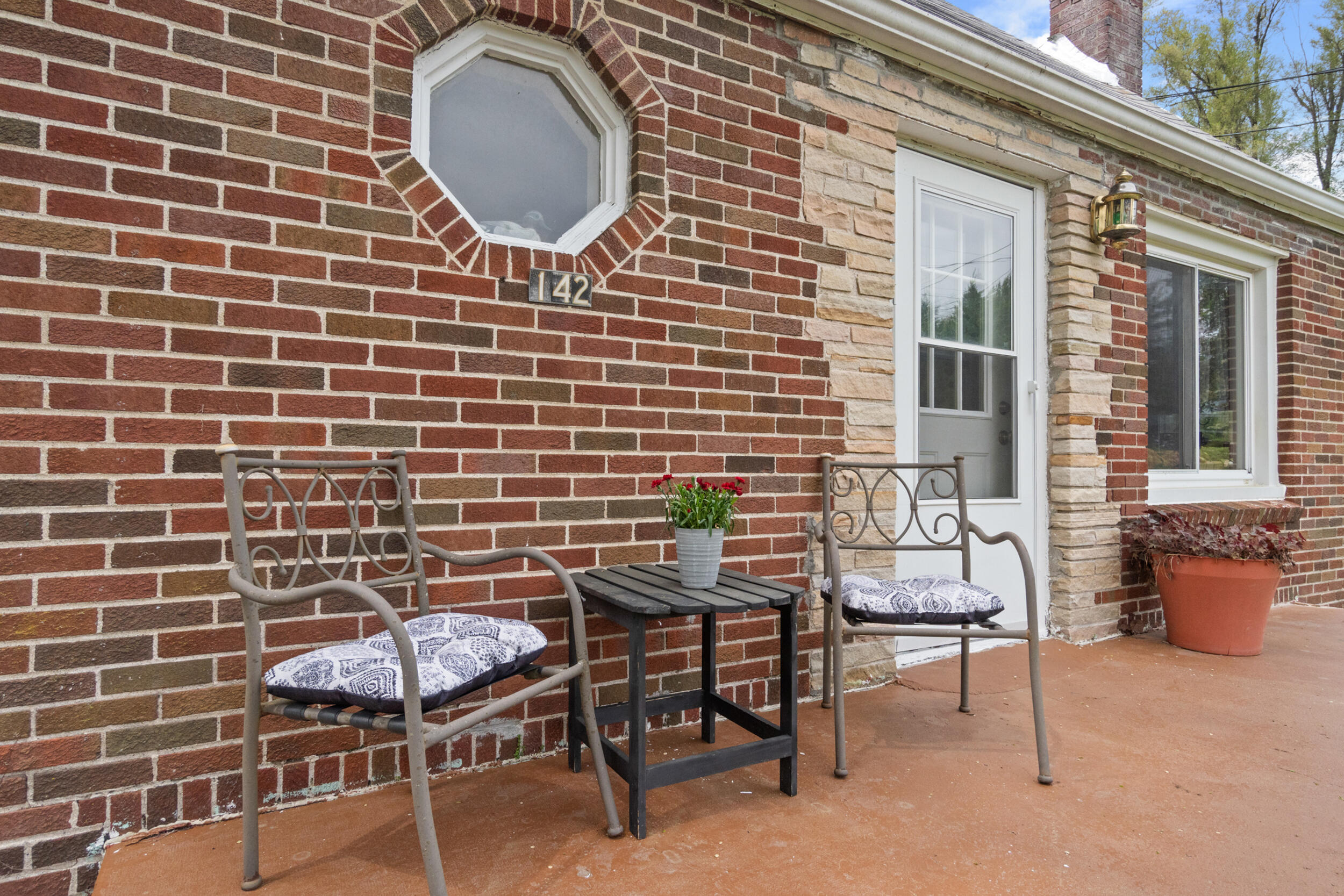 142 Maple Road Michigan Center, MI 49254 - Photo 4 of 57 Porch