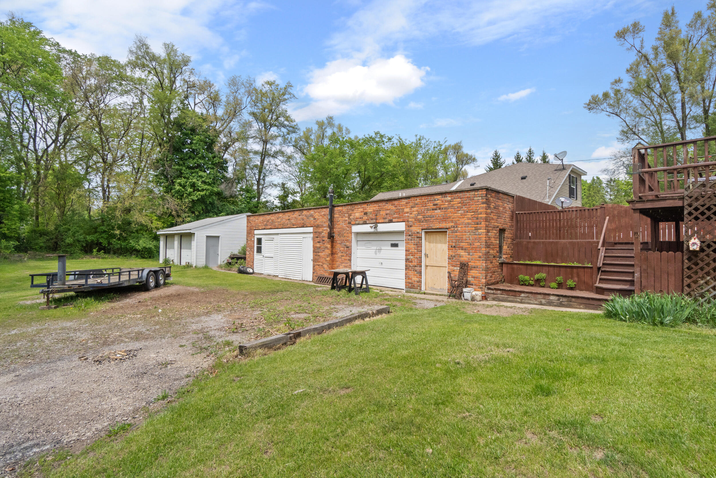 142 Maple Road Michigan Center, MI 49254 - Photo 42 of 57 Garage / Garage Parking