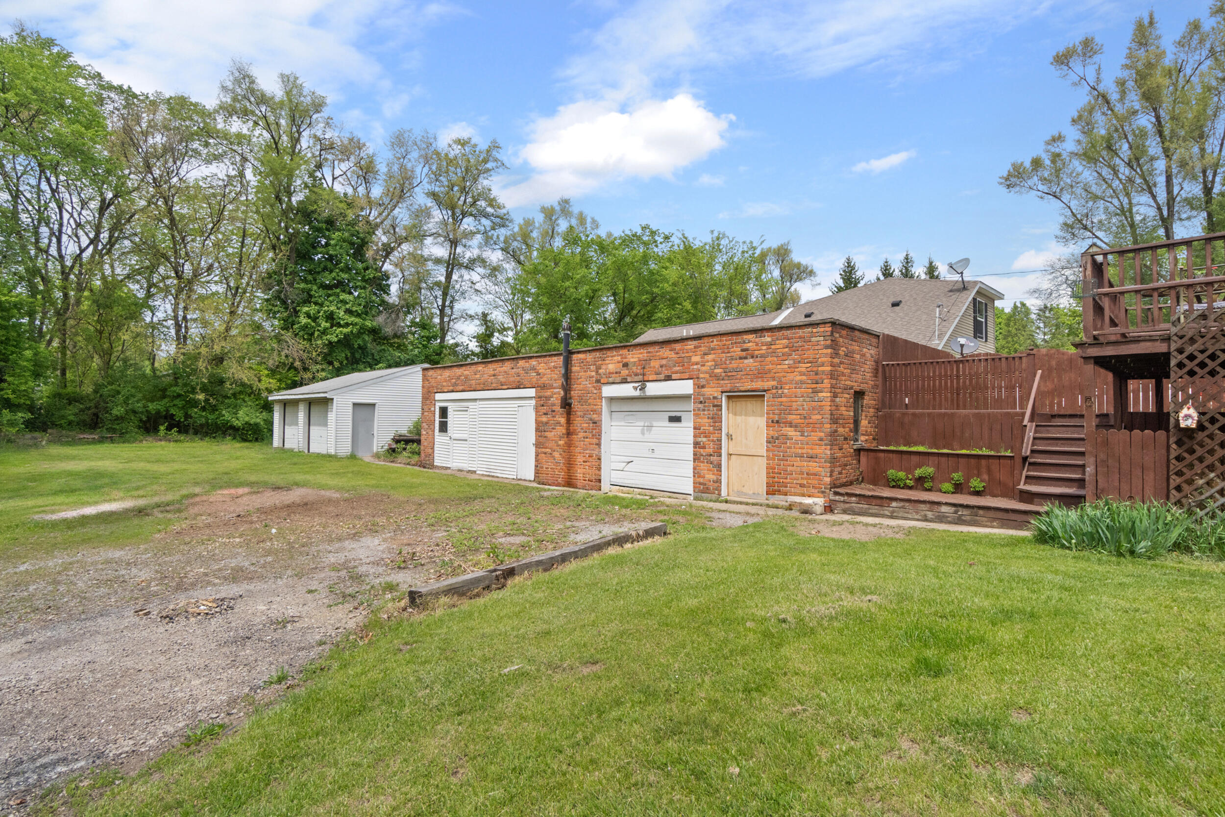142 Maple Road Michigan Center, MI 49254 - Photo 47 of 57 Garage Parking