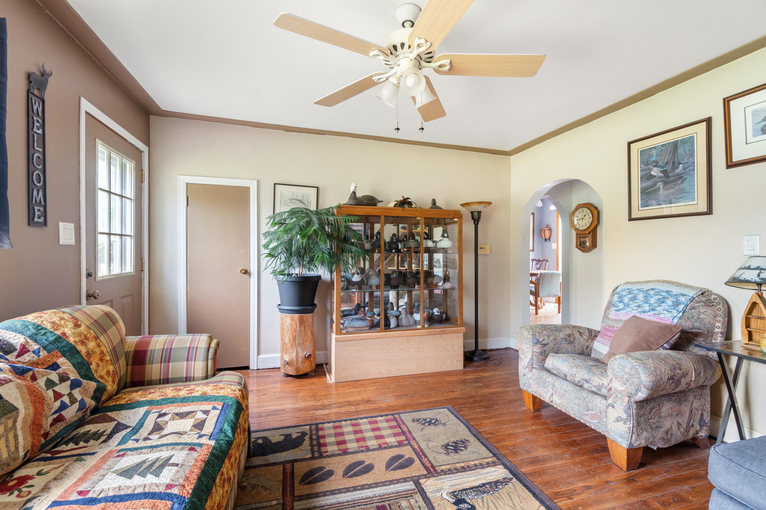 142 Maple Road Michigan Center, MI 49254 - Photo 8 of 57 Living Room