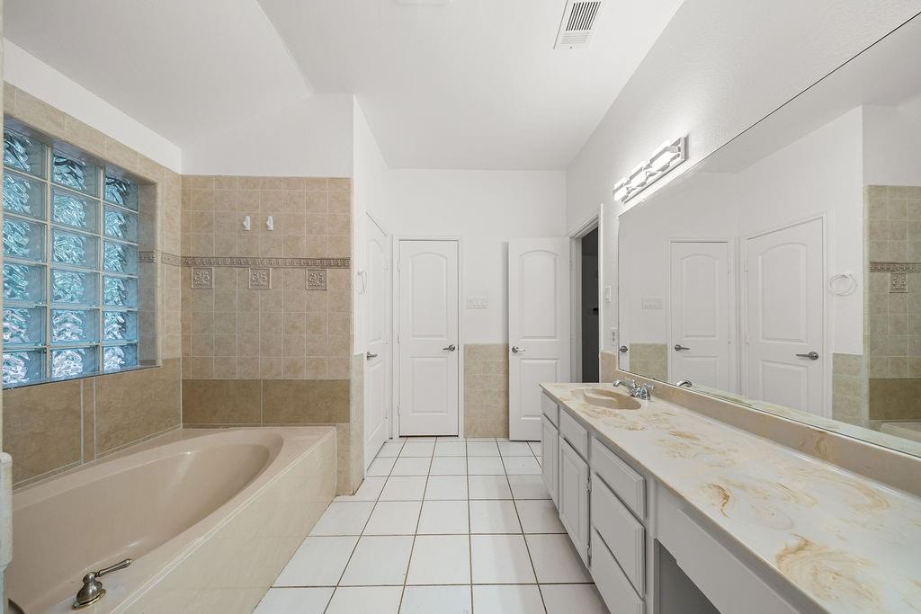 4952 Hollow Ridge Road Dallas, TX 75227 - Photo 16 of 32 Gallery Image 16