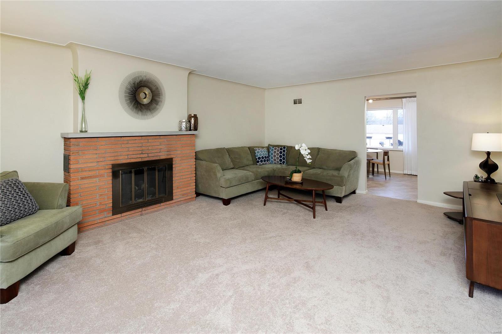 878 Reavis Barracks Road St. Louis, MO 63125 - Photo 3 of 15 Gallery Image 3
