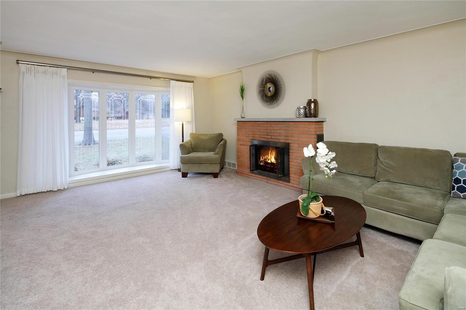 878 Reavis Barracks Road St. Louis, MO 63125 - Photo 4 of 15 Gallery Image 4