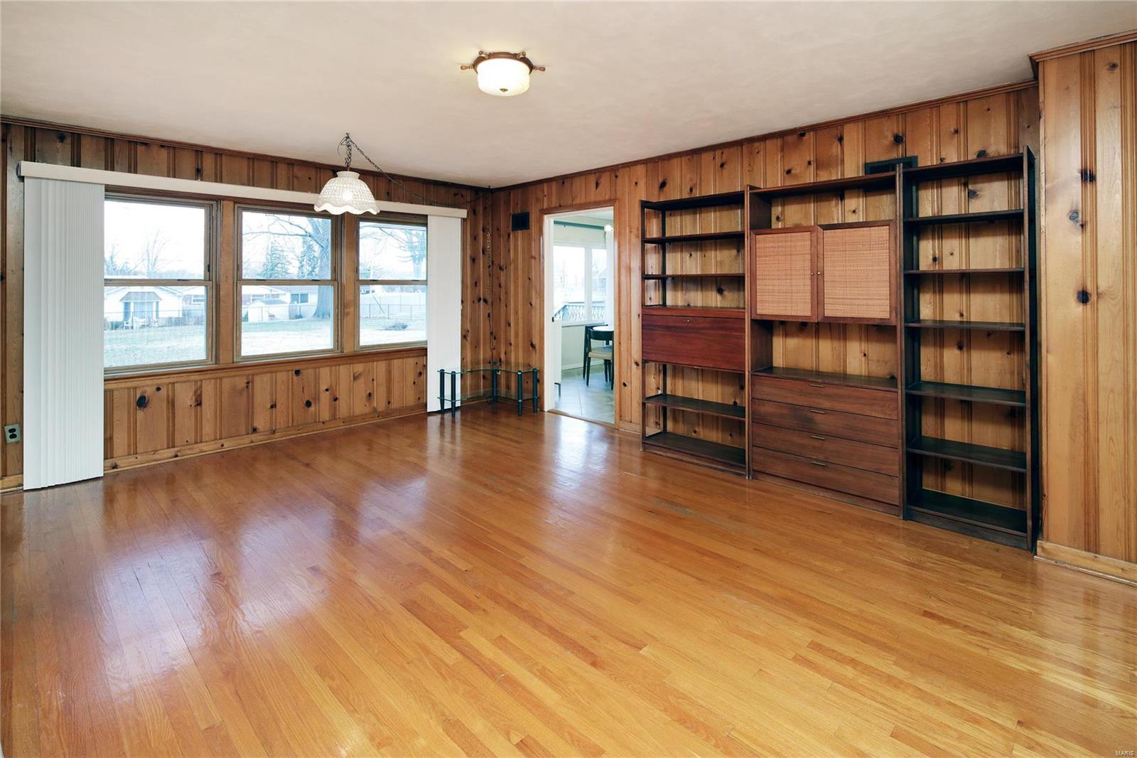 878 Reavis Barracks Road St. Louis, MO 63125 - Photo 9 of 15 Gallery Image 9